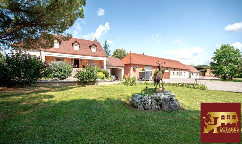 Photos 1 - Équestre - Domaine équestre + de 30 hectares