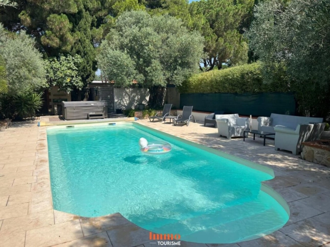 Photos 1 - Tourist - Domaine Touristique clé en main avec 5 gîtes, 2 piscines et Ma