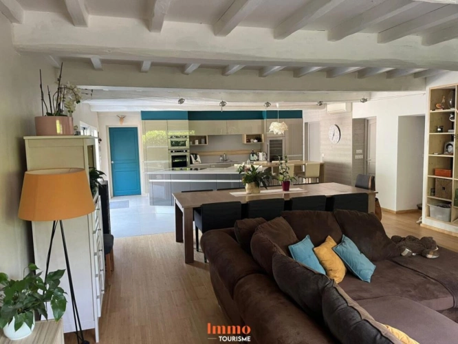 Photos 2 - Tourist - Domaine Touristique clé en main avec 5 gîtes, 2 piscines et Ma