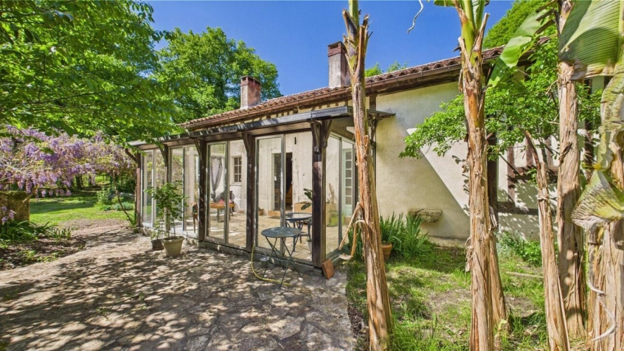 Photos 10 - Tourist - House