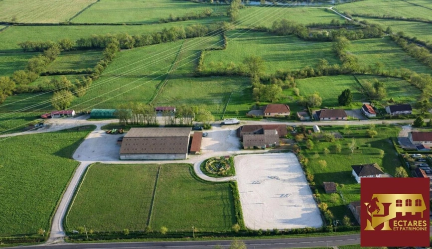 Photos 1 - Équestre - Structure complète 21 hectares attenants