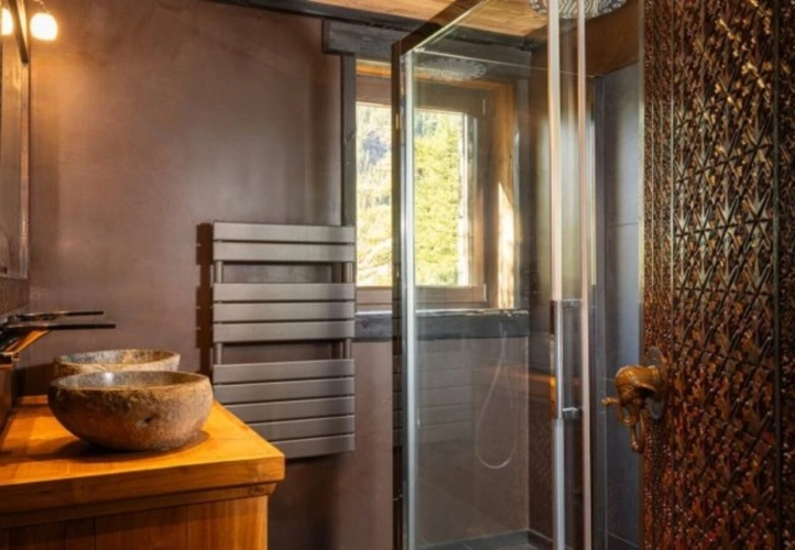 Photos 5 - Prestige - ENSEMBLE ALPIN ULTRA-PREMIUM de 3 500 m² à TIGNES (73) 5 Chalets, accès ski au pied, vue, piscine