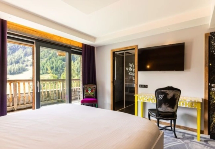 Photos 54 - Prestige - ENSEMBLE ALPIN ULTRA-PREMIUM de 3 500 m² à TIGNES (73) 5 Chalets, accès ski au pied, vue, piscine