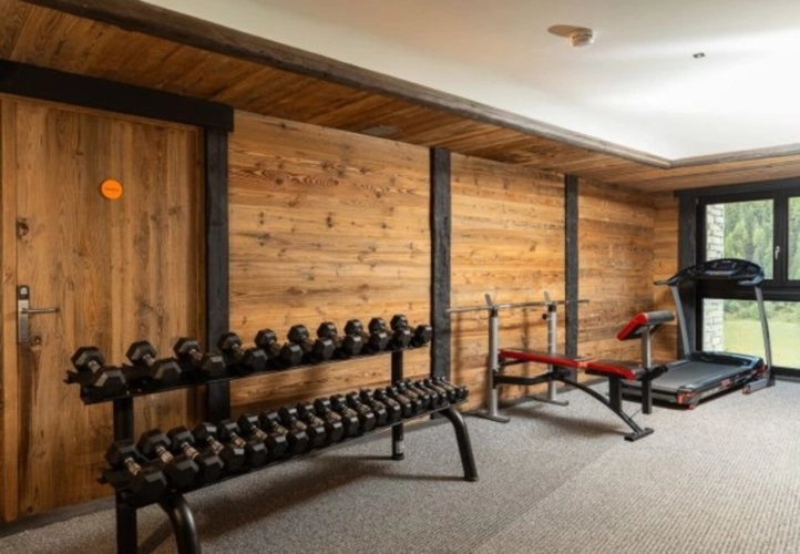 Photos 74 - Prestige - ENSEMBLE ALPIN ULTRA-PREMIUM de 3 500 m² à TIGNES (73) 5 Chalets, accès ski au pied, vue, piscine