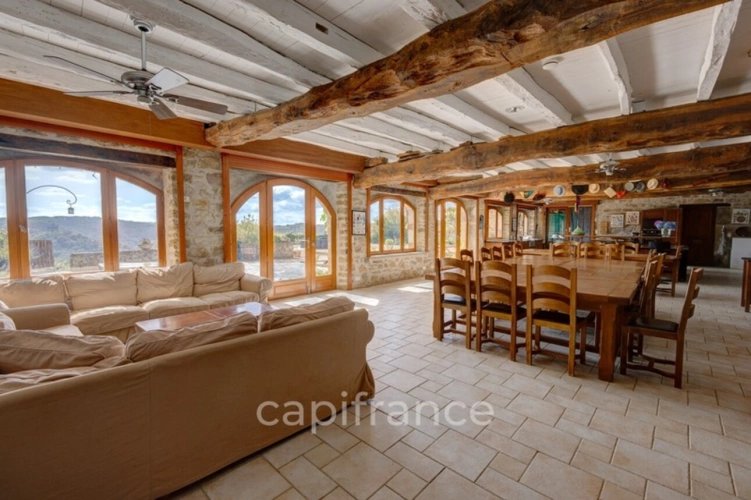 Photos 9 - Prestige - Vaste Propriété avec magnifique vue sur Najac, 15 chambres, piscine et tennis entourée par 5 hectares