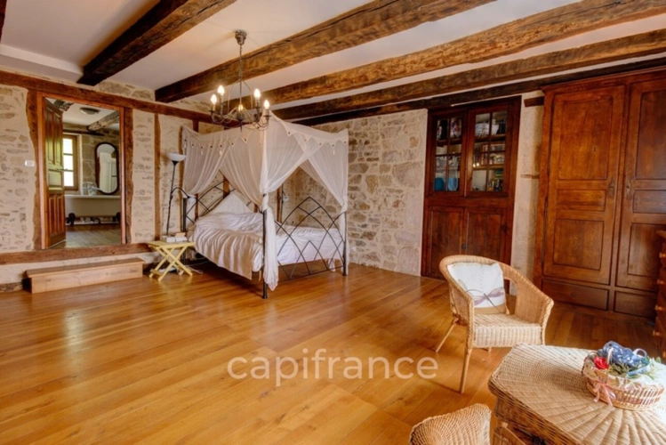 Photos 20 - Prestige - Vaste Propriété avec magnifique vue sur Najac, 15 chambres, piscine et tennis entourée par 5 hectares