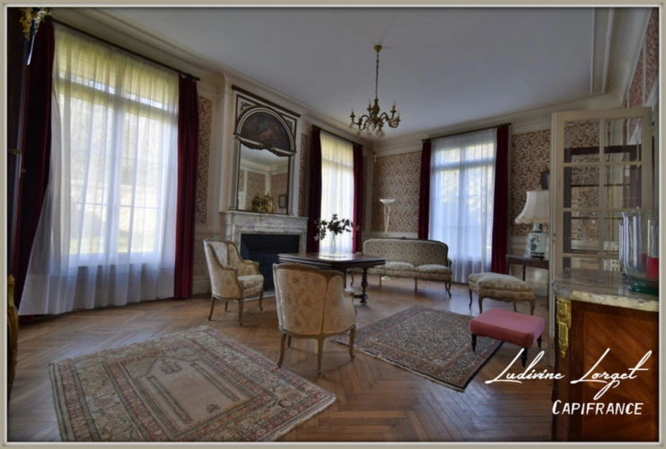 Photos 3 - Rurale - Corps de ferme avec Maison bourgeoise à vendre - Au nord de Soissons (02 Aisne) (14km) – maison de 335 m² hb-6 chambres - Dépendances - Garages – Hangars- Idéal entrepreneur-Artisan - Terrain 1.18ha