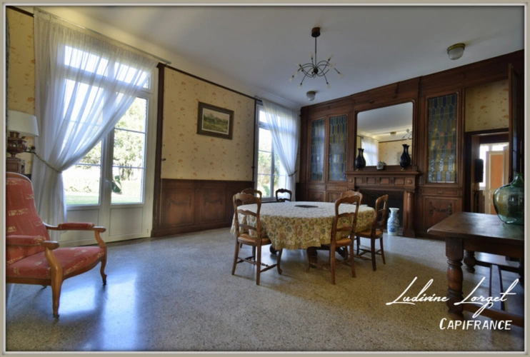 Photos 7 - Rurale - Corps de ferme avec Maison bourgeoise à vendre - Au nord de Soissons (02 Aisne) (14km) – maison de 335 m² hb-6 chambres - Dépendances - Garages – Hangars- Idéal entrepreneur-Artisan - Terrain 1.18ha