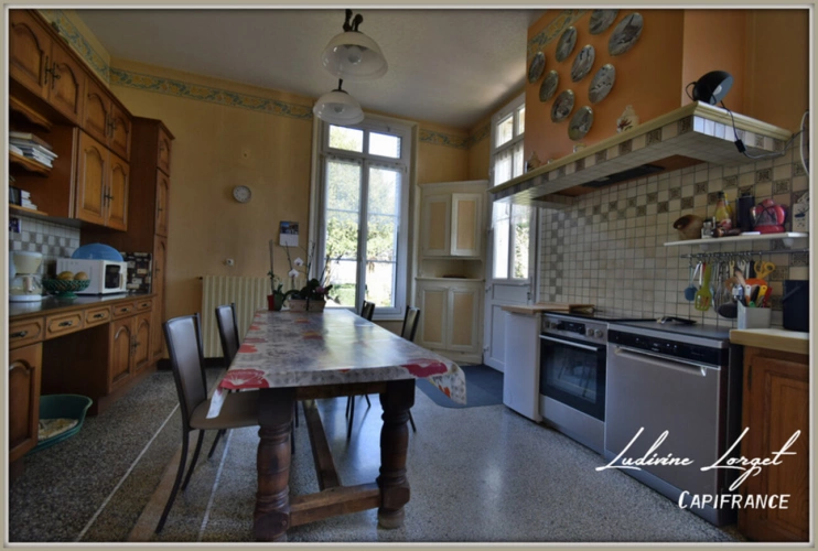 Photos 11 - Rurale - Corps de ferme avec Maison bourgeoise à vendre - Au nord de Soissons (02 Aisne) (14km) – maison de 335 m² hb-6 chambres - Dépendances - Garages – Hangars- Idéal entrepreneur-Artisan - Terrain 1.18ha