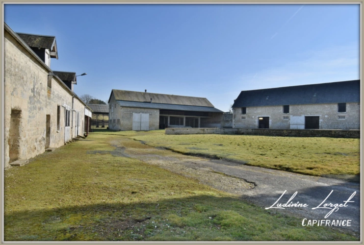 Photos 13 - Rurale - Corps de ferme avec Maison bourgeoise à vendre - Au nord de Soissons (02 Aisne) (14km) – maison de 335 m² hb-6 chambres - Dépendances - Garages – Hangars- Idéal entrepreneur-Artisan - Terrain 1.18ha