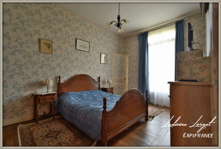 Photos 20 - Rurale - Corps de ferme avec Maison bourgeoise à vendre - Au nord de Soissons (02 Aisne) (14km) – maison de 335 m² hb-6 chambres - Dépendances - Garages – Hangars- Idéal entrepreneur-Artisan - Terrain 1.18ha