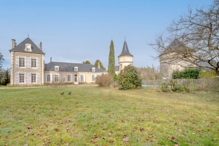 Photos 1 - Prestige - Propriété à vendre proche de Bourges (18)