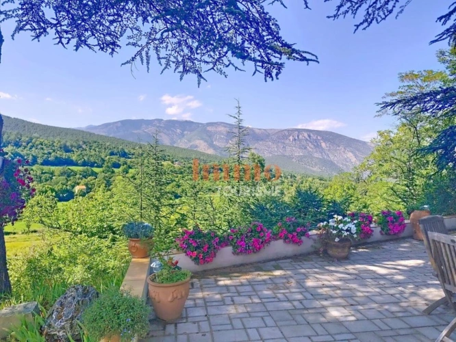 Photos 1 - Touristique - Domaine de gîtes et chambres d'hôtes de caractère - Pied du