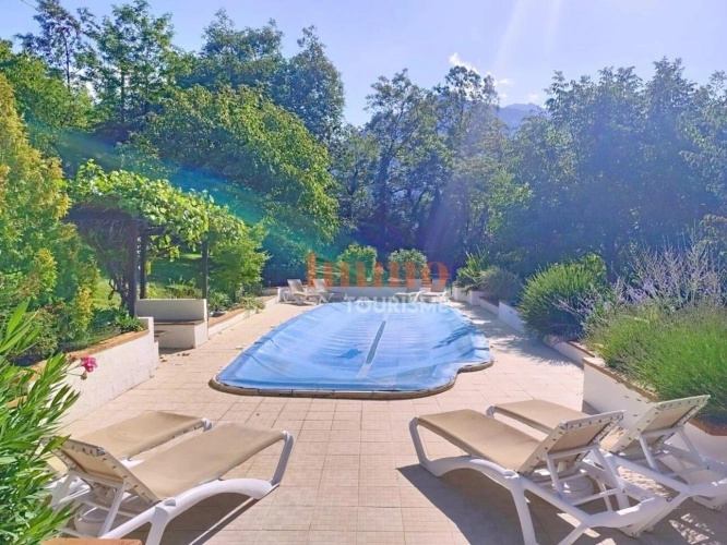 Photos 4 - Touristique - Domaine de gîtes et chambres d'hôtes de caractère - Pied du