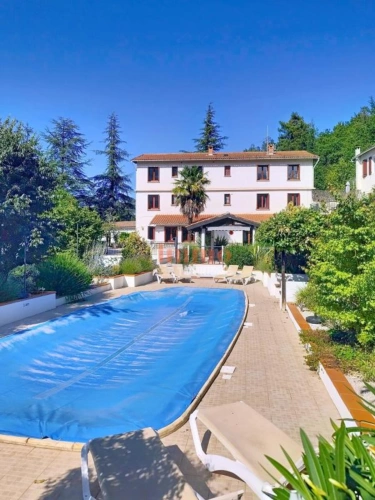 Photos 13 - Touristique - Domaine de gîtes et chambres d'hôtes de caractère - Pied du