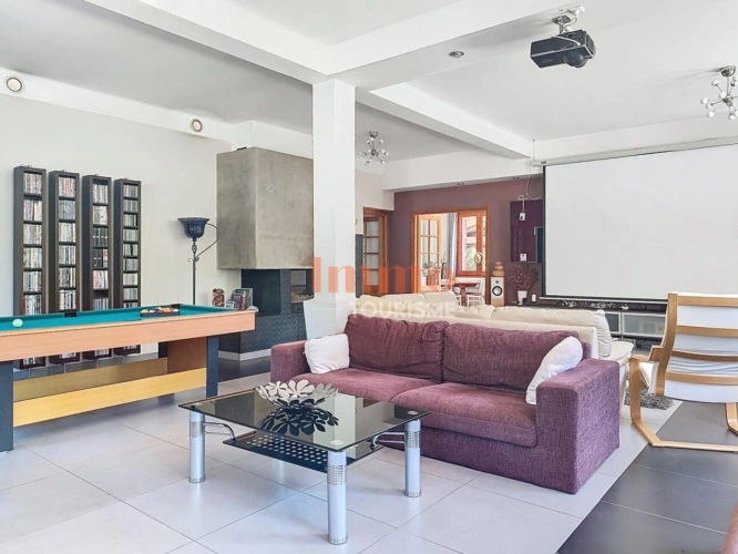 Photos 19 - Touristique - Domaine de gîtes et chambres d'hôtes de caractère - Pied du