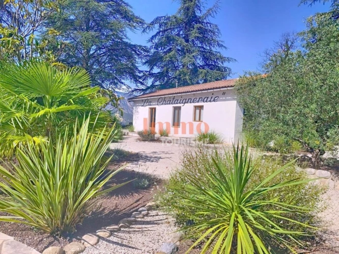 Photos 24 - Touristique - Domaine de gîtes et chambres d'hôtes de caractère - Pied du