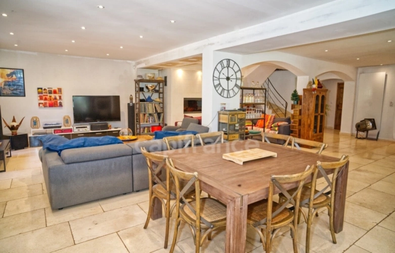 Photos 13 - Prestige - Propriete à vendre 9 pièces GRAVESON (13)