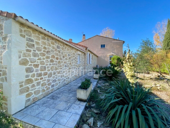 Photos 20 - Tourist - Dpt Gard (30), à vendre 5mn d'UZES, Belle propriété RP, chambres d'hôtes et gîte, piscine, parc 5 00