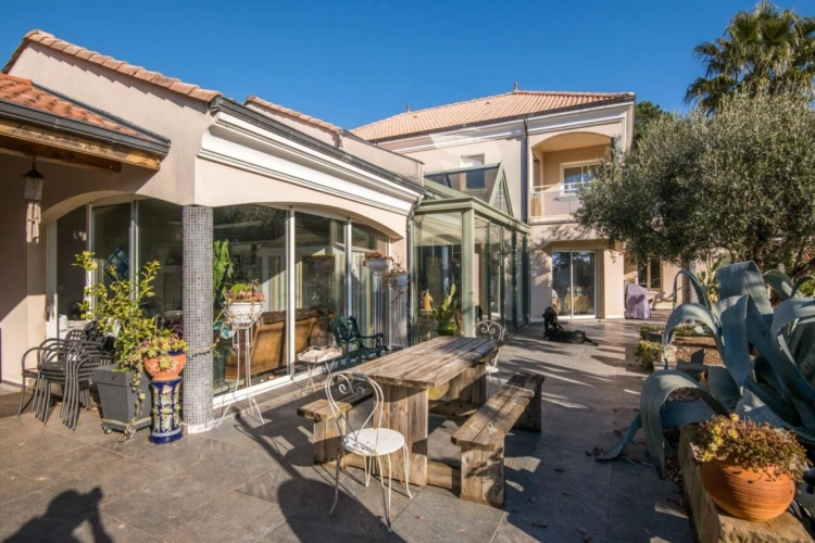 Photos 7 - Rural - House