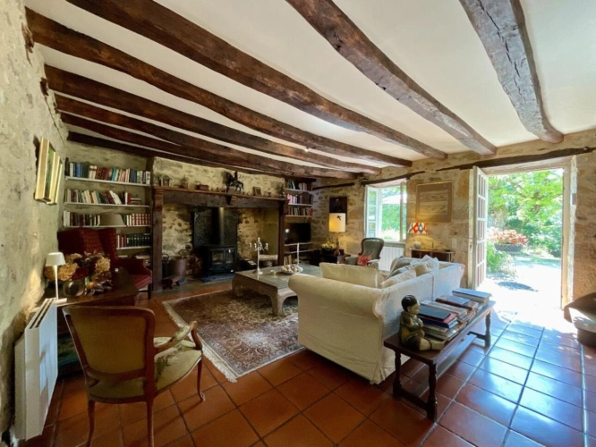 Photos 11 - Tourist - House