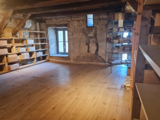 Photos 11 - Rural - House