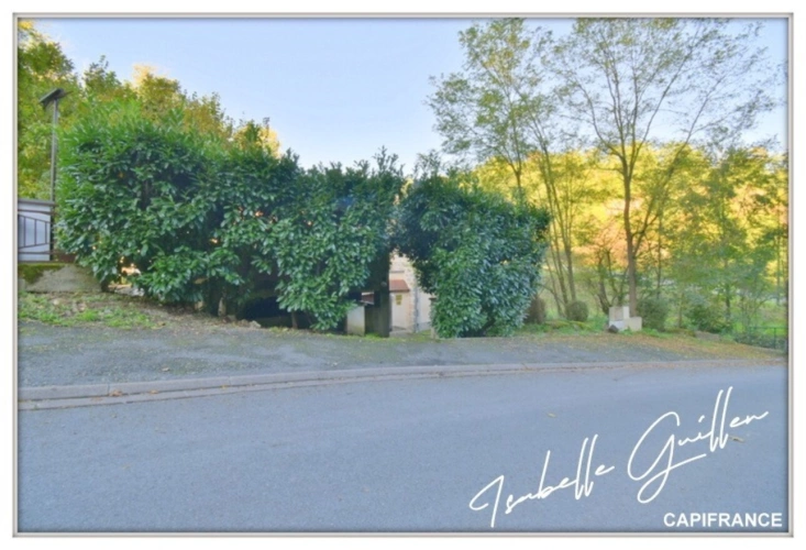 Photos 44 - Touristique - Propriéte à vendre 3 pièces NERIS LES BAINS (03) Grande maison isolée