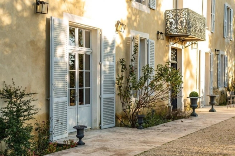 Photos 4 - Prestige - Dpt  (32) : ELEGANT CHATEAU XIX, sans travaux, bases médievales avec douves, piscine, sur 9100m2 jardin clos