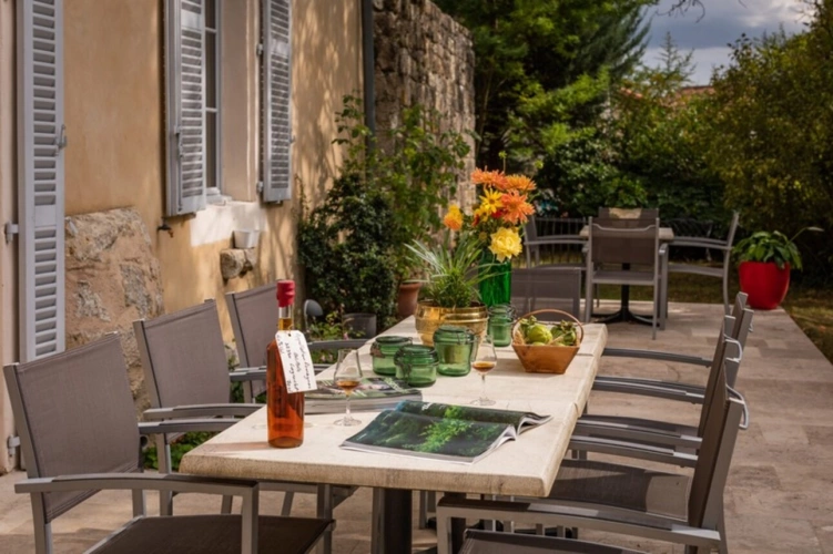 Photos 14 - Prestige - Dpt  (32) : ELEGANT CHATEAU XIX, sans travaux, bases médievales avec douves, piscine, sur 9100m2 jardin clos