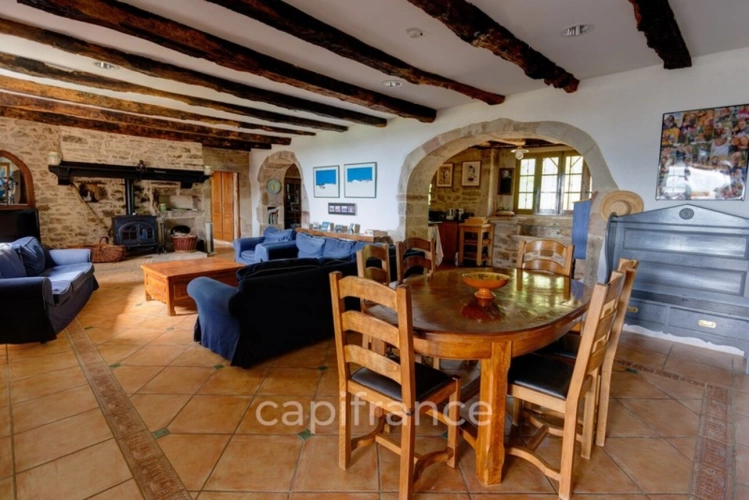 Photos 18 - Prestige - Vaste Propriété avec magnifique vue sur Najac, 15 chambres, piscine et tennis entourée par 5 hectares