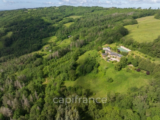 Photos 32 - Prestige - Vaste Propriété avec magnifique vue sur Najac, 15 chambres, piscine et tennis entourée par 5 hectares