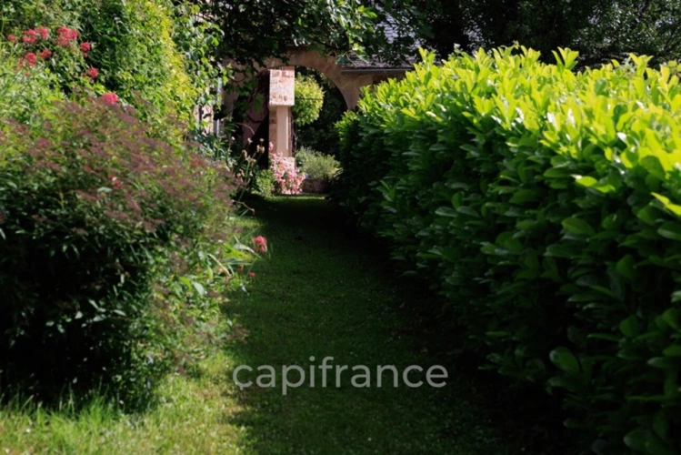 Photos 33 - Prestige - Vaste Propriété avec magnifique vue sur Najac, 15 chambres, piscine et tennis entourée par 5 hectares