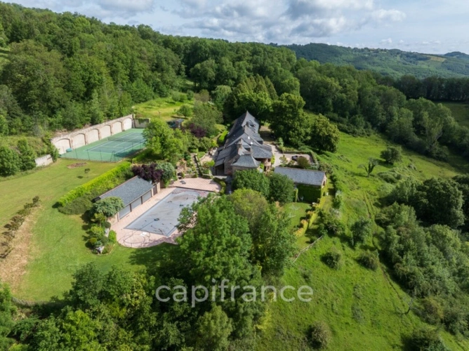 Photos 36 - Prestige - Vaste Propriété avec magnifique vue sur Najac, 15 chambres, piscine et tennis entourée par 5 hectares