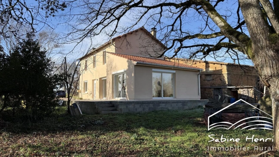 Photos 1 - Rurale - Corps de ferme de près de 4 ha hectares dans une impasse