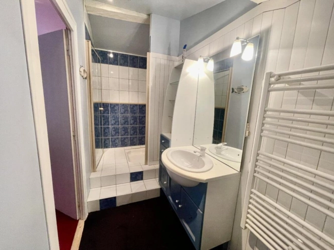 Photos 8 - Rural - House