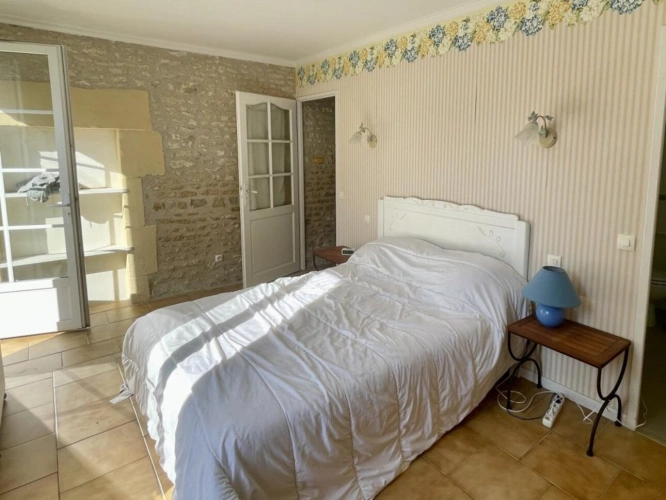 Photos 10 - Rural - House