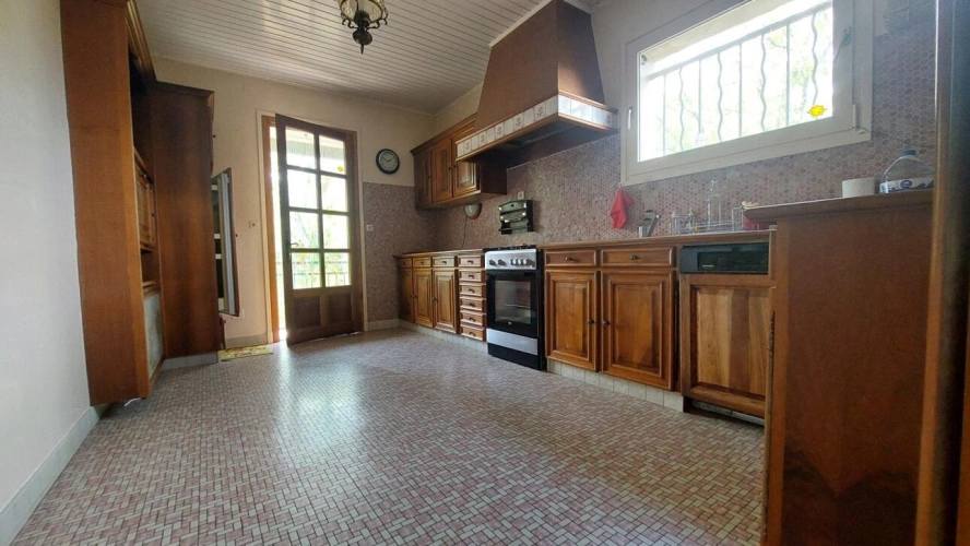 Photos 3 - Rural - House