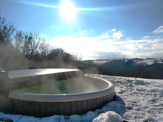 Photos 4 - Rural - Farm with outbuildings