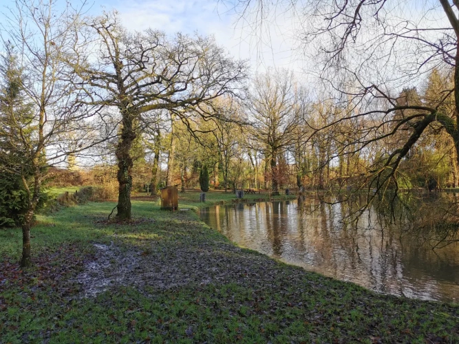 Photos 1 - Rurale - Etang et Caravane