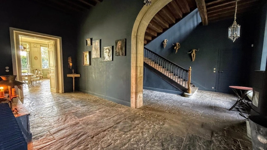 Photos 4 - Prestigious - Property