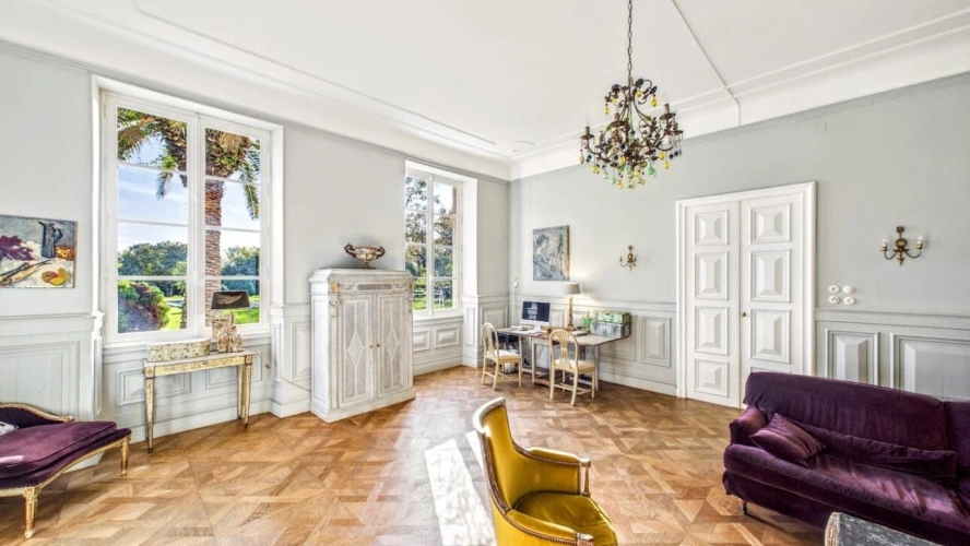 Photos 9 - Prestigious - Property