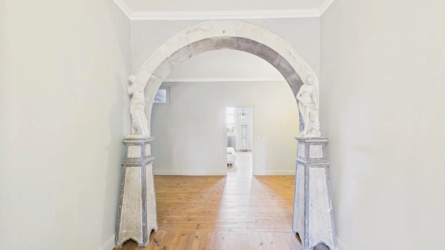 Photos 12 - Prestigious - Property