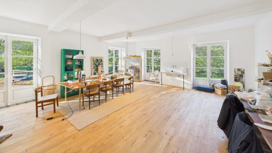 Photos 18 - Prestigious - Property