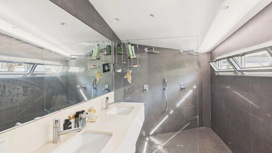 Photos 12 - Prestigious - House