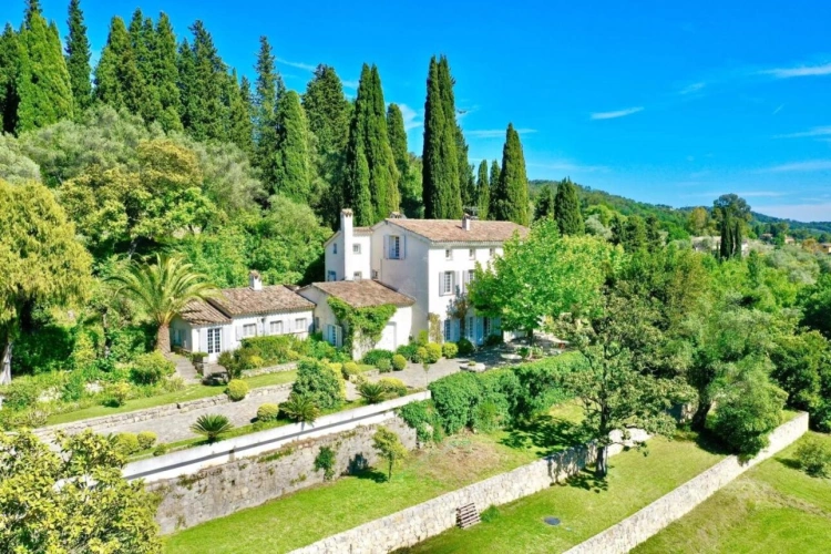 Photos 18 - Prestigious - House