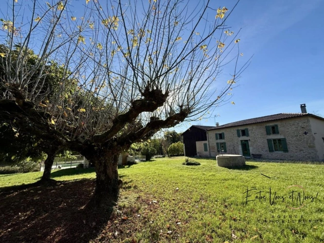 Photos 25 - Rural - « Panorama, pierre et silence : le luxe authentique. »