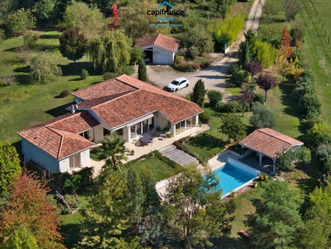 Photos 1 - Rural - Property for sale 6 rooms SALLES (47) House of 190 m2 on 8922m2 of land