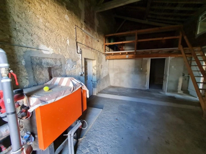 Photos 20 - Rural - House