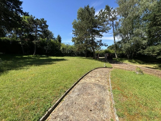 Photos 12 - Rural - House