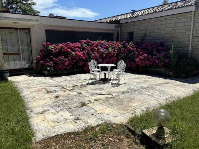 Photos 13 - Rural - House